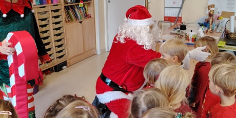 Powiększ grafikę: Wizyta Elfa i Mikołaja 