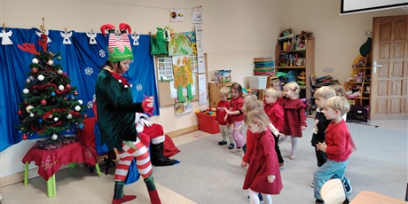 Powiększ grafikę: Wizyta Elfa i Mikołaja 