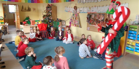 Powiększ grafikę: Wizyta Elfa i Mikołaja