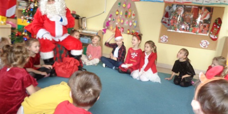 Powiększ grafikę: Wizyta Elfa i Mikołaja