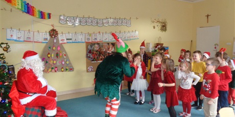 Powiększ grafikę: Wizyta Elfa i Mikołaja