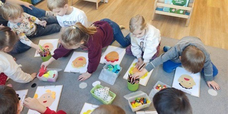 Powiększ grafikę: Wizyta grupy „Elfów” w oseidlowej bibliotece