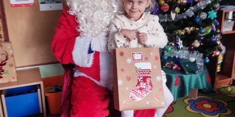 Powiększ grafikę:  Wizyta Świętego Mikołaja i Elfa – prezenty i świąteczna zabawa