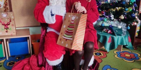 Powiększ grafikę:  Wizyta Świętego Mikołaja i Elfa – prezenty i świąteczna zabawa