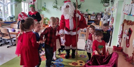 Powiększ grafikę:  Wizyta Świętego Mikołaja i Elfa – prezenty i świąteczna zabawa