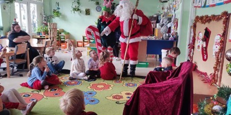 Powiększ grafikę:  Wizyta Świętego Mikołaja i Elfa – prezenty i świąteczna zabawa
