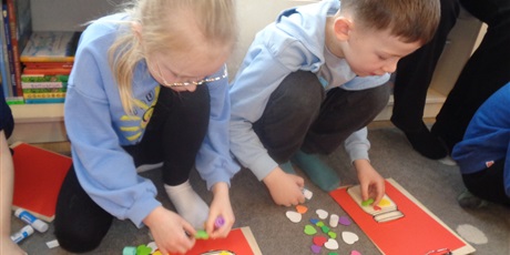 Powiększ grafikę: Wizyta w bibliotece