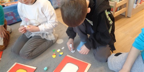 Powiększ grafikę: Wizyta w bibliotece