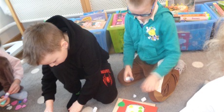 Powiększ grafikę: Wizyta w bibliotece