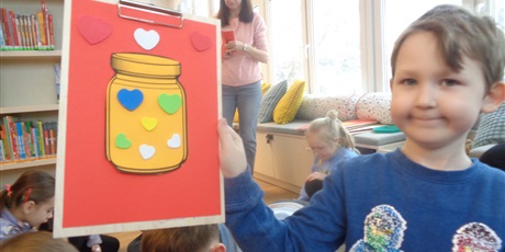 Powiększ grafikę: Wizyta w bibliotece