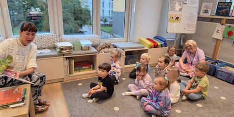 Powiększ grafikę: Wizyta w osiedlowej bibliotece