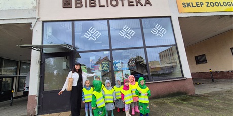 Powiększ grafikę: Wizyta w osiedlowej bibliotece