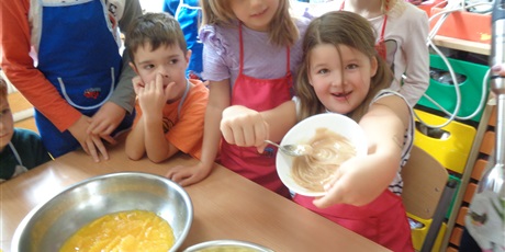 Powiększ grafikę: Wspólne gotowanie