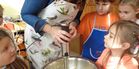 Powiększ grafikę: Wspólne gotowanie