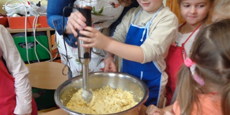 Powiększ grafikę: Wspólne gotowanie