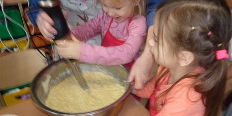 Powiększ grafikę: Wspólne gotowanie