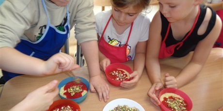 Powiększ grafikę: Wspólne gotowanie