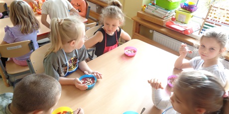 Powiększ grafikę: Wspólne gotowanie