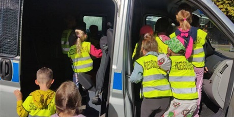 Powiększ grafikę: Wycieczka do Nowego Portu na komisariat policji
