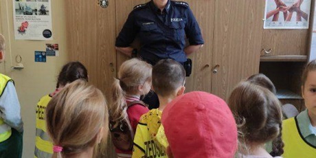 Powiększ grafikę: Wycieczka do Nowego Portu na komisariat policji