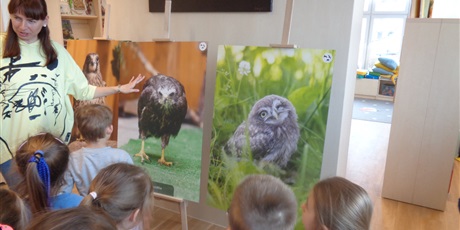 Powiększ grafikę: Wyjście do biblioteki