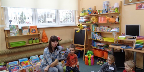Powiększ grafikę: Zajęcia adaptacyjne w osiedlowej bibliotece.
