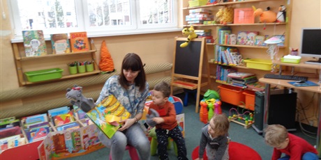 Powiększ grafikę: Zajęcia adaptacyjne w osiedlowej bibliotece.