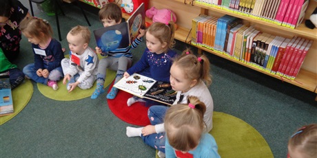 Powiększ grafikę: Zajęcia adaptacyjne w osiedlowej bibliotece.