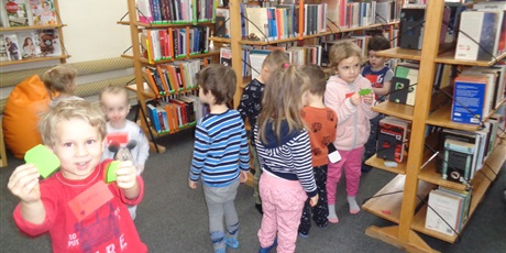 Powiększ grafikę: Zajęcia adaptacyjne w osiedlowej bibliotece.