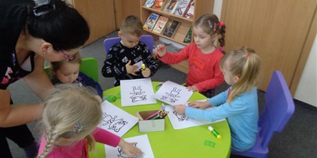 Powiększ grafikę: Zajęcia adaptacyjne w osiedlowej bibliotece.