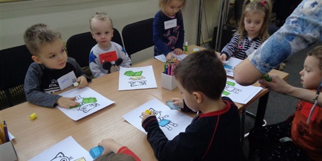 Powiększ grafikę: Zajęcia adaptacyjne w osiedlowej bibliotece.