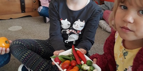 Powiększ grafikę: Zajęcia o owocach i warzywach