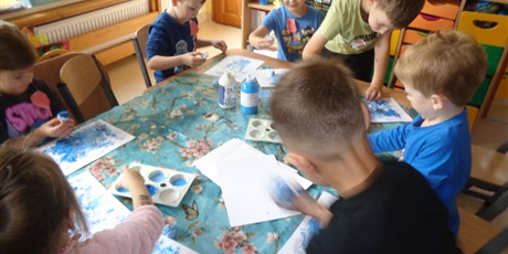 Powiększ grafikę: Zajęcia plastyczne