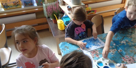 Powiększ grafikę: Zajęcia plastyczne