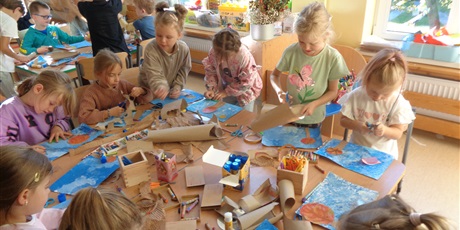 Powiększ grafikę: Zajęcia plastyczne