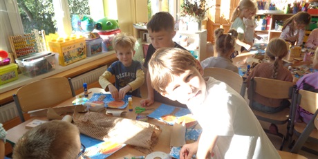 Powiększ grafikę: Zajęcia plastyczne