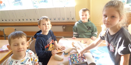 Powiększ grafikę: Zajęcia plastyczne