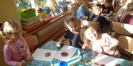 Powiększ grafikę: Zajęcia plastyczne