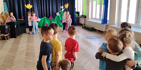 Powiększ grafikę: Zajęcia rytmiczne