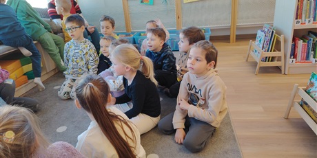 Powiększ grafikę: Zajęcia w bibliotece