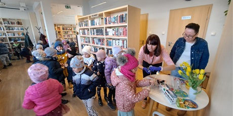 Powiększ grafikę: Zajęcia w bibliotece osiedlowej