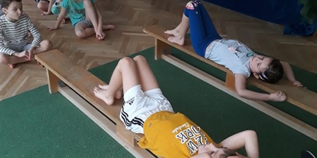 Powiększ grafikę: Zajęcia z gimnastyki korekcyjnej