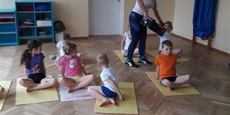 Powiększ grafikę: Zajęcia z gimnastyki korekcyjnej