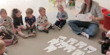 Powiększ grafikę: Zajęcia z logopedą