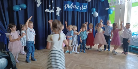Powiększ grafikę: Zakończenie roku