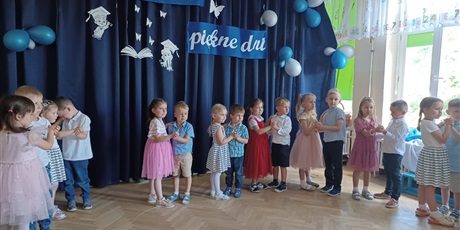 Powiększ grafikę: Zakończenie roku
