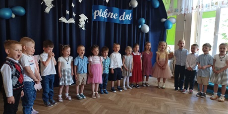 Powiększ grafikę: Zakończenie roku