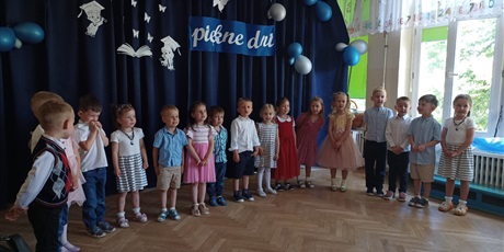 Powiększ grafikę: Zakończenie roku