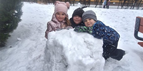 Powiększ grafikę: Zimowe zabawy