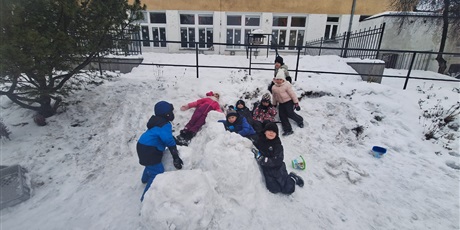 Powiększ grafikę: Zimowe zabawy